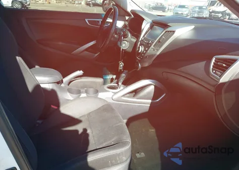 2017 Hyundai Veloster z USA, uszkodzony, nr VIN KMHTC6AD5HU309889